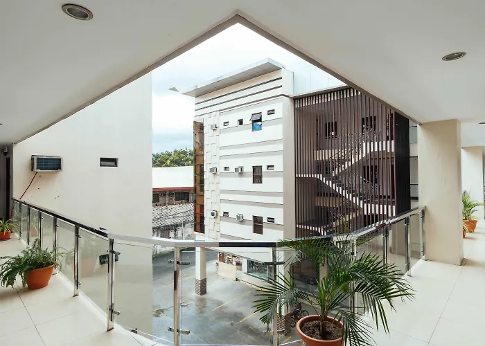Oyo 443 Maria Cristina Arcade Suites