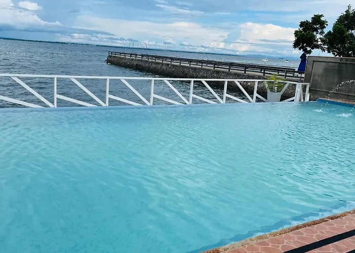 Lola'S Guest House