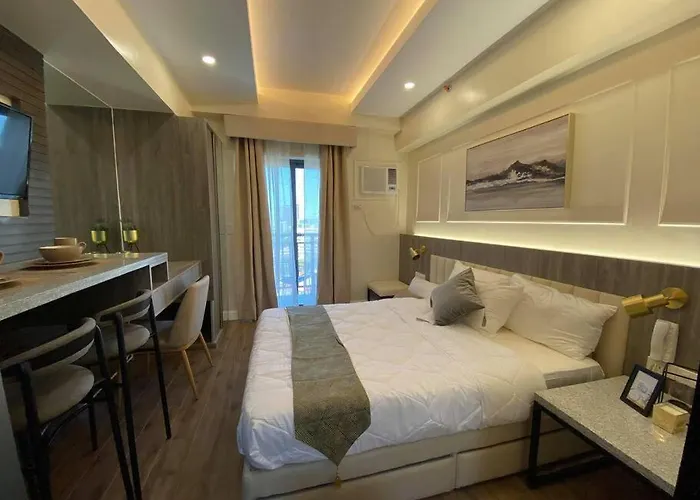 Compact Condo Near Ayala Cebu City W Wifi Balcony