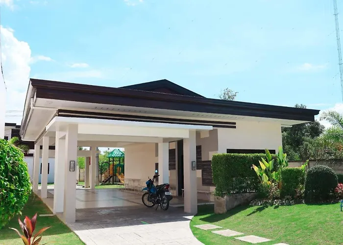 Cozy Almond Drive Condo In Cebu