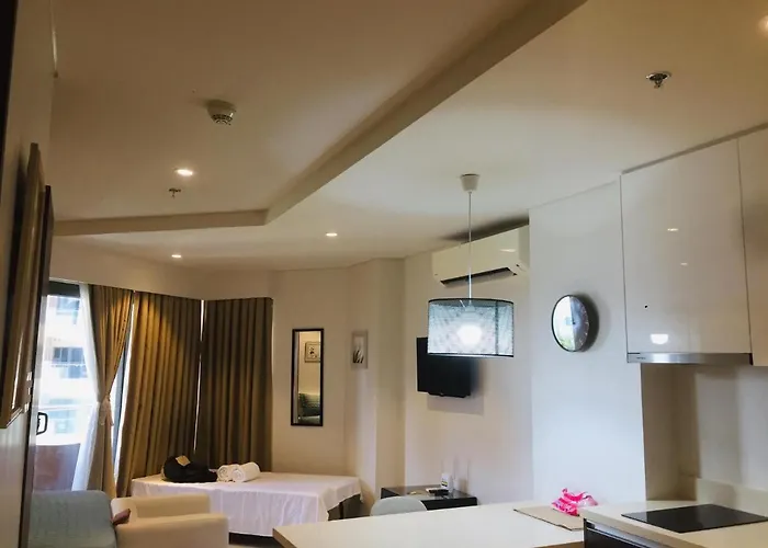 Reyes Condotel