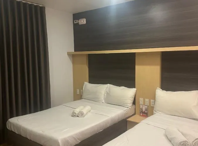 Rudhil'S Place Hotel