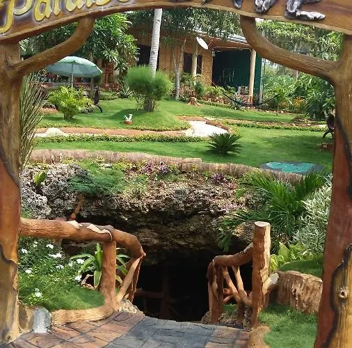 Paraiso Cave & Restaurant & Resort