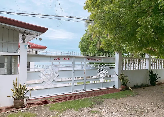Luna Oslob Travellers Inn - Beach Front