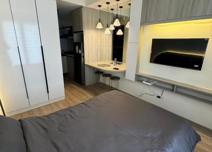 Studio Unit 5 Mins To It Park With Pool, Wifi & Netflix
