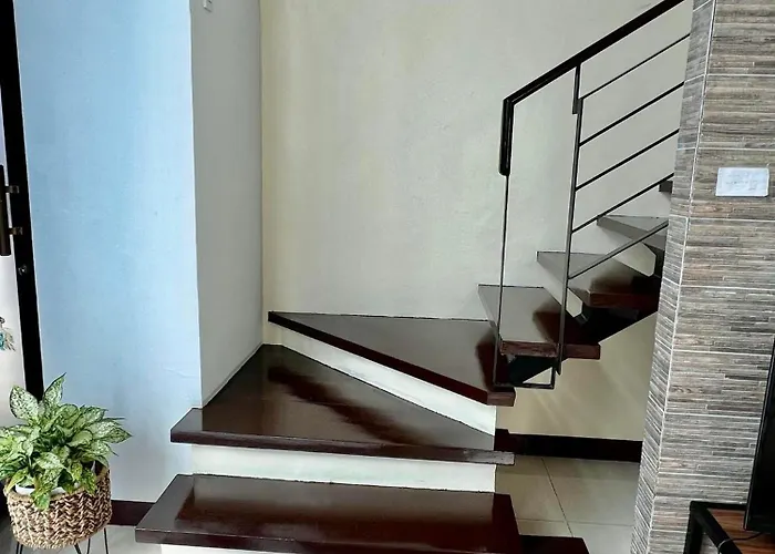Spacious And Cozy 2-Br In City