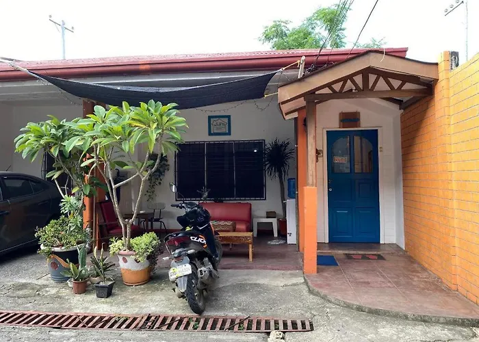 Jiji'S Hostel