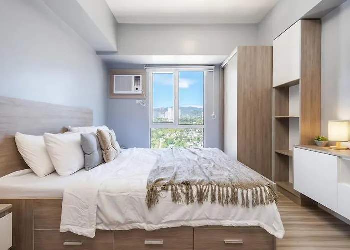 Furnished Designer Studio In Cebu It Park With Amazing Mountain View, Fast Wifi, Netflix, Pool And More