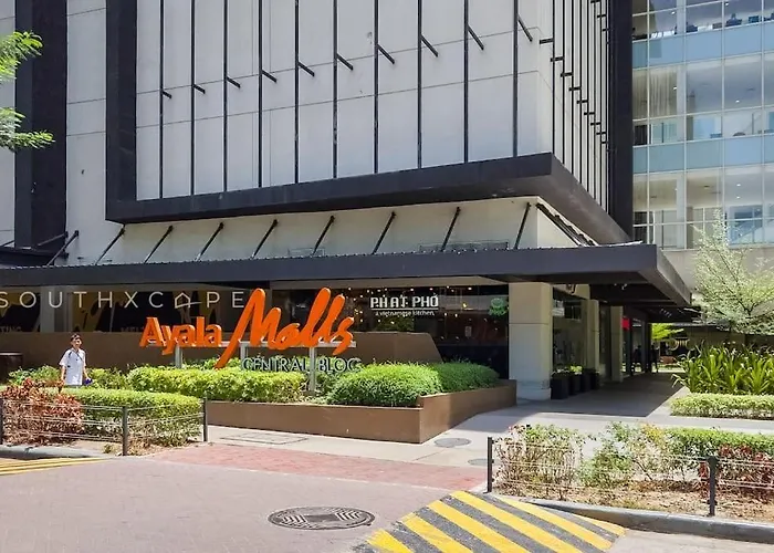 Furnished 1-Bedroom In Avida Towers Riala, Cebu It Park With Fast Wifi, Netflix, Pool And More