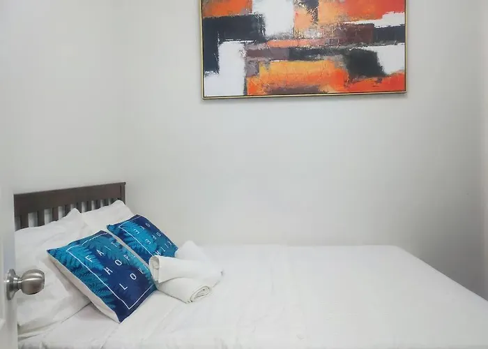 Trig Place Almonddrive Near Sm Seaside With Wifi Netflix Pool & Parking