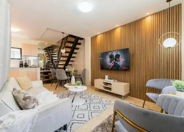Furnished 3Br Townhouse Near Cebu It Park With Parking, Fast Wifi, Netflix And More