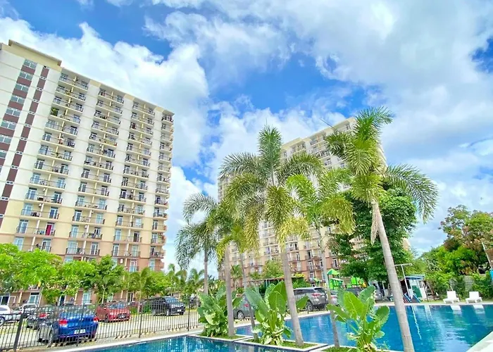Spacious Condo Unit With Balcony