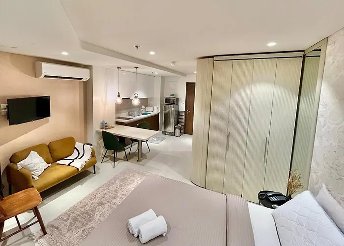 Cozy Apartment With Wifi, Balcony, Washer