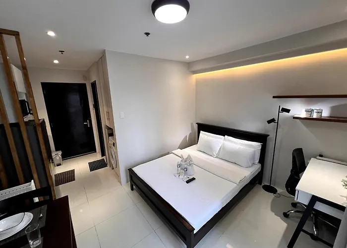 Bamboo Bay T1 Unit 3U Studio Internet Netflix