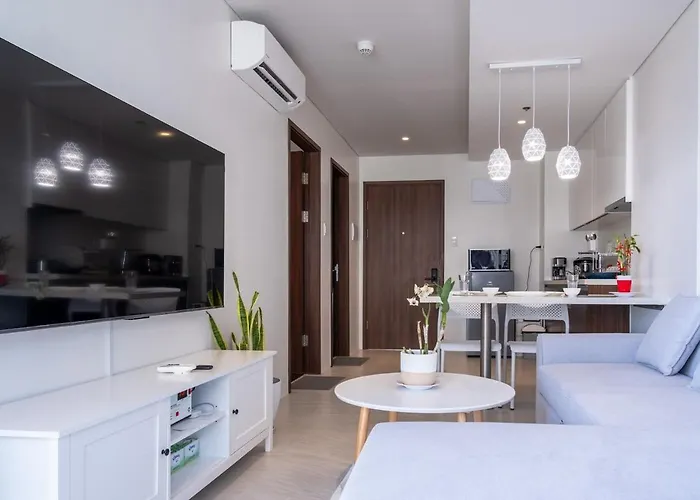The Royal Staghorn - A Luxury Condo
