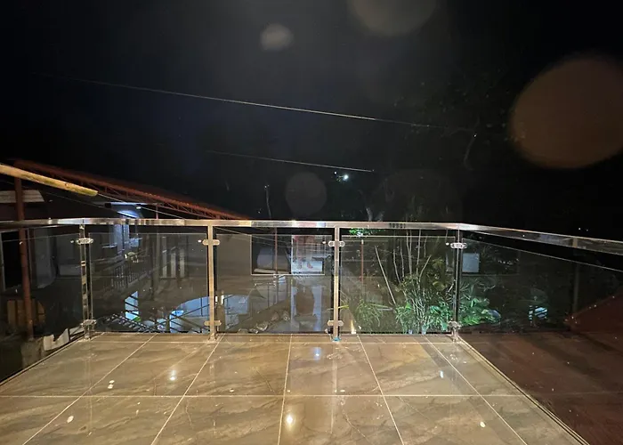 K And R Apartment Fully Furnished Home With Balcony