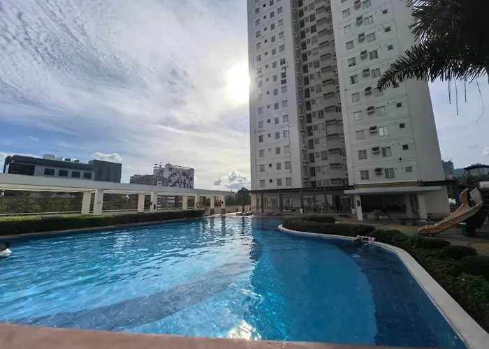 Bed And Pool In Hostel Apartment Avida Towers Cebu It Park