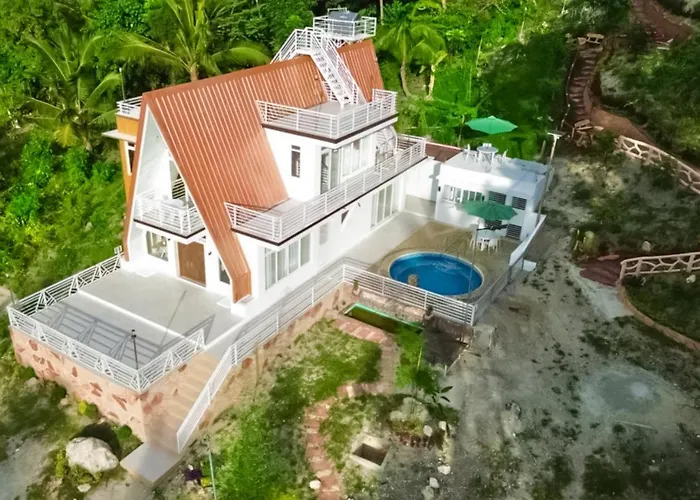 Elmo & Alice Villa Resort