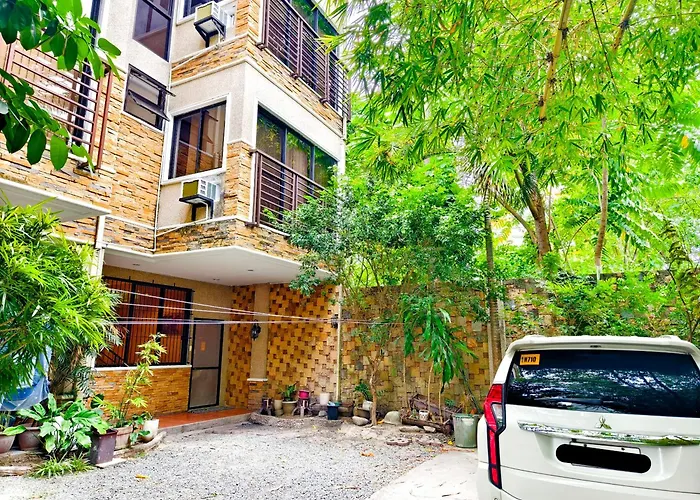 Townhouse 4Br Unit 10 In La Guardia Near It Park Cebu City