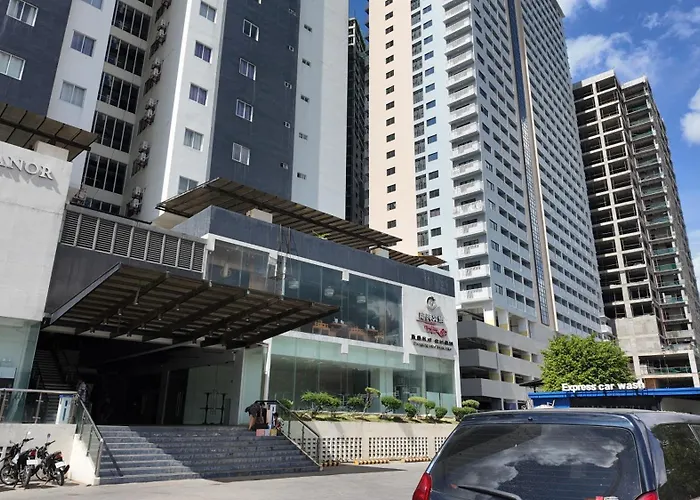 Queensland Manor Condominium Deluxe Suite