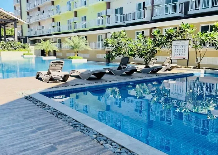 Cozy Staycation Amani Grand Resort Residences Near Cebu Airport With Pool & Gym , Free Wifi