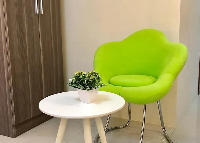 Ronzels Place- Studio Unit At Horizons 101 Condominium