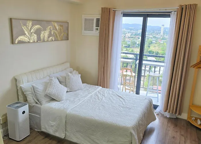 Cozy Cebu Studio Near It Park With Fast-Wifi, Balcony And Gym Access