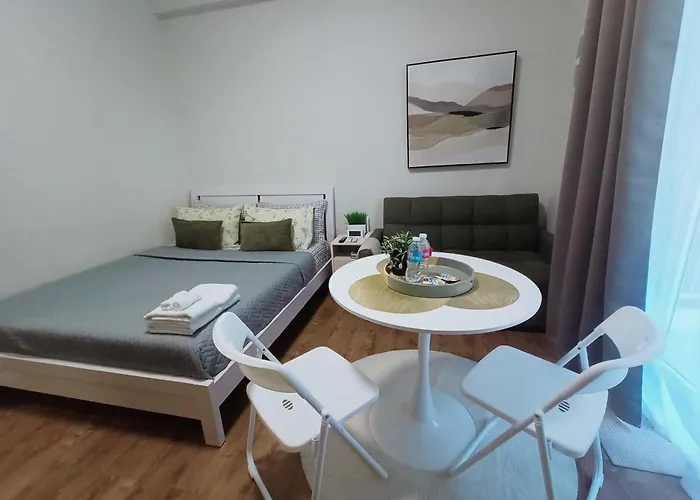 Cozy Condo Near Mactan Airport With 200 Mbps Netflix And Pool