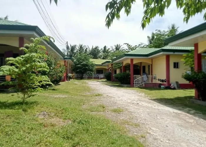 Tropical Garden Apartment