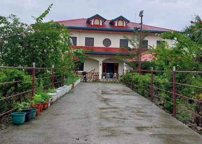 Pableo'S Pension House In Moalboal