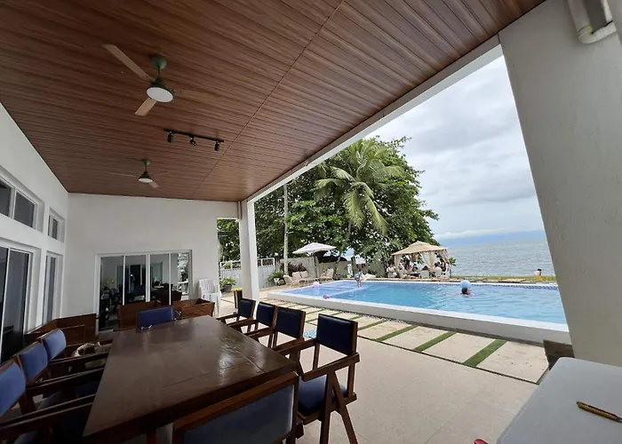Sand Castle Villa - Classic Beachfont Luxury