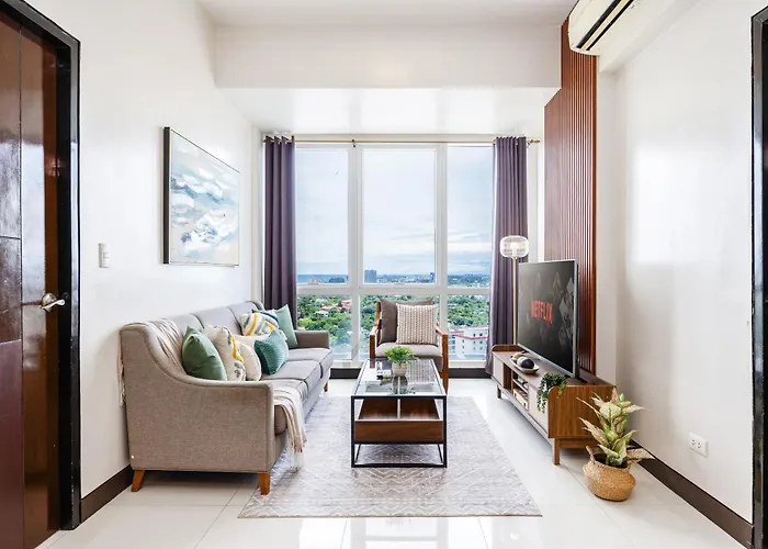 Furnished 2Br Top Floor Condo Minutes To Beach With Amazing Sea View, Netflix, Wifi And Pool Access