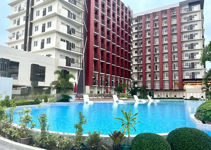 Dagos Condo Primeworld With Balcony And Pool View