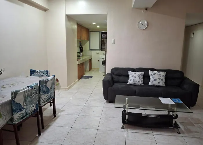 Cozy Apartment With Dining & Living Area