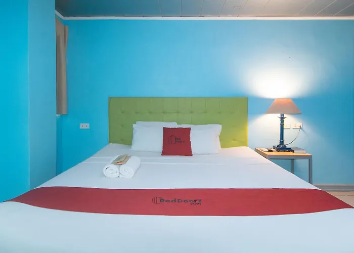 RedDoorz Plus New Era Budget Hotel Mandaue former RedDoorz Plus near UV Mandaue Cebu