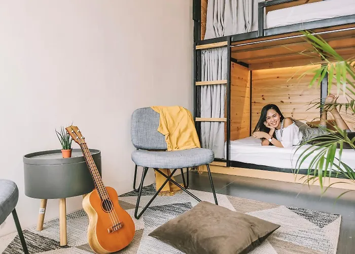 Murals Sleepbox (Adults Only)