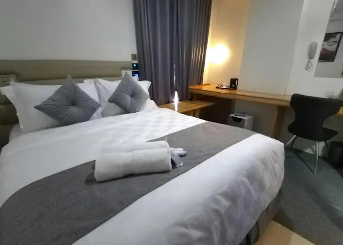 Sempre Premier Inn Mactan Airport Hotel