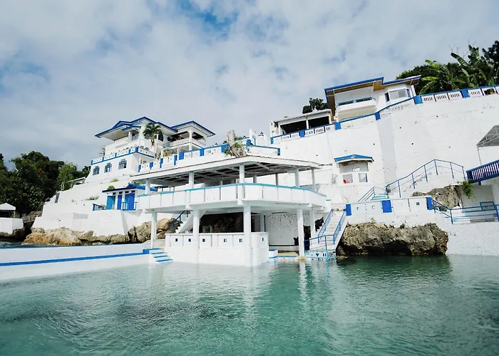 Rockwalled Adventure Resort By Hiverooms