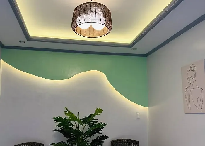 Cj Hideaway