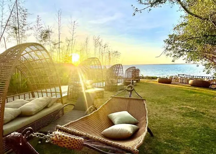 Seaview Apartment With Pool At Lapu-Lapu City