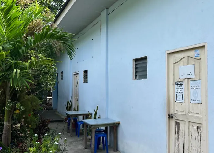 Sharky Hostel Oslob