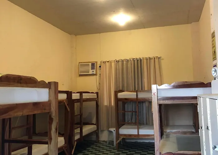 Sharky Hostel Oslob