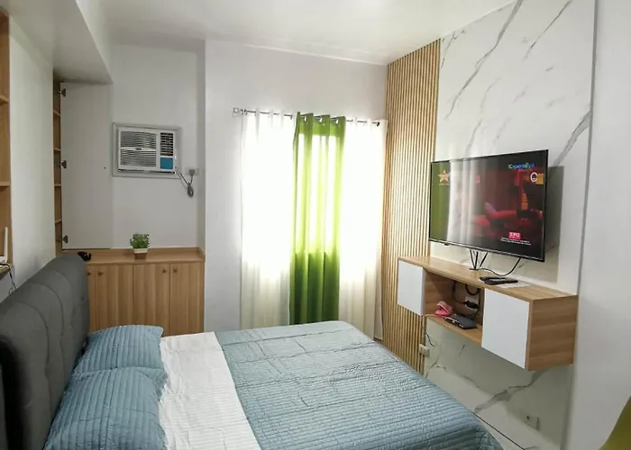 Grand Residences Newly Renovated Studio Unit - Walking Distance To It Park