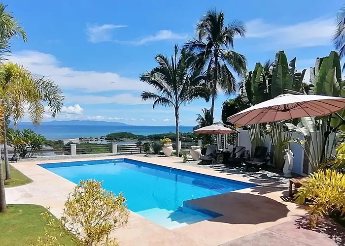 Seaview Residence Garden Room1