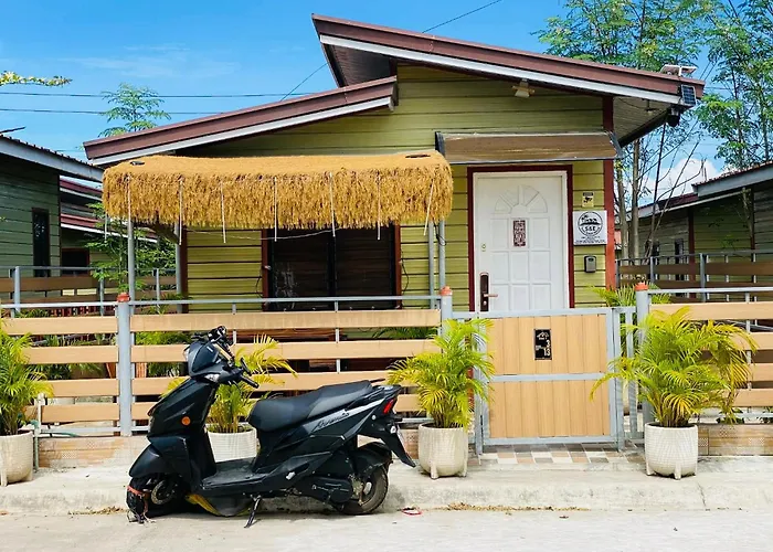 Olango Island - S&E-1 Tiny Guest House Fully Furnished With Hot Shower, Washer, Wi-Fi, Netflix & King-Size Bed