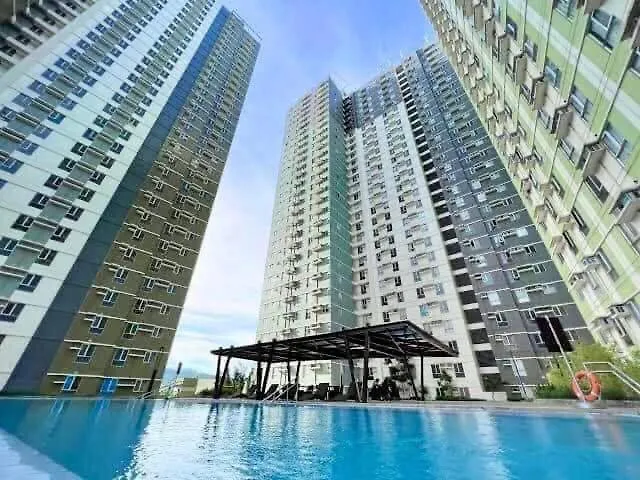 Deluxe Studio Units Inside It Park 20
