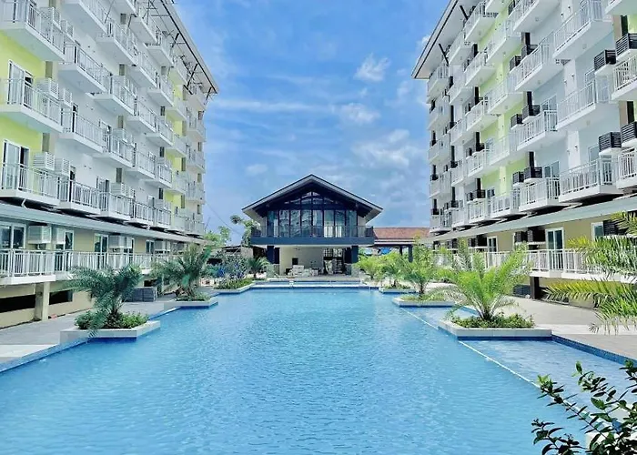 Amani By Hernz L With Balcony L Pool View L Rentals L Staycations L Airport