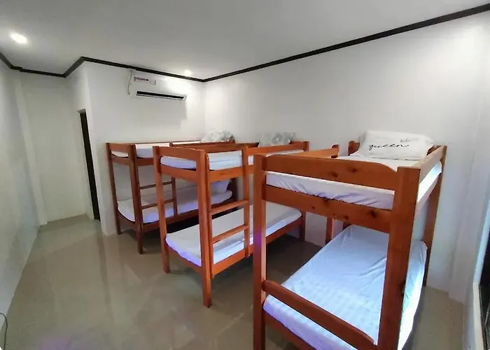 Cocoville Guesthouse Barkada Room