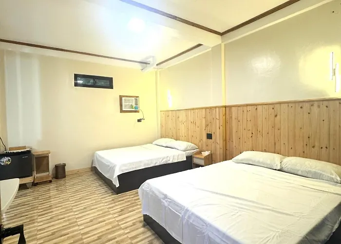 Family Room For 4-6 Camotes Stay