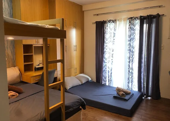 3 Mins From Airport Pool Access Wi-Fi Tv Gym